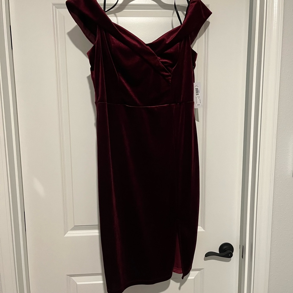 Elegant Red Off-Shoulder Cap Sleeve Midi Dress